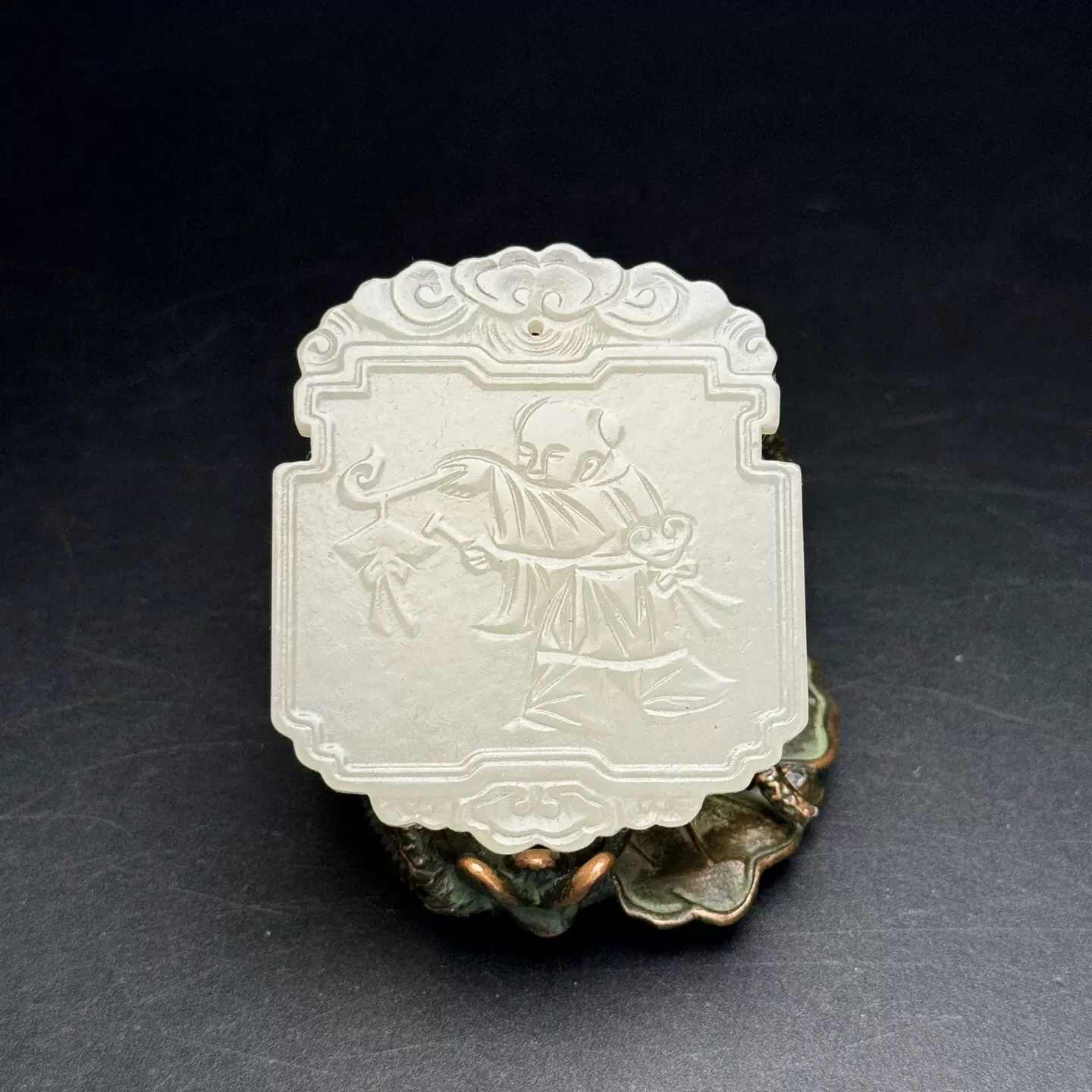 清代天然和田玉子冈牌玉佩挂件老玉和田玉浮雕人物子冈玉牌文玩