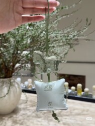 Guansha Bamboo Horse Crystal Glass Fragrance Sachet Car Hanging Aromatherapy Indoor Fragrance Diffuser