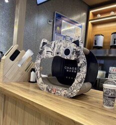 Pizza Hut-Themed Cat Climbing Frame, Baomao Tea Queen Cat Bed, Bow Tie Lace Scarf, Zeze Collaboration Pet Tunnel Bed