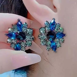 Exaggerated, Unique, Simple, Retro Diamond-Studded Earrings, 2026 Style, Elegant and Unique, European and American Style, S925 Silver Needle Earrings for Women