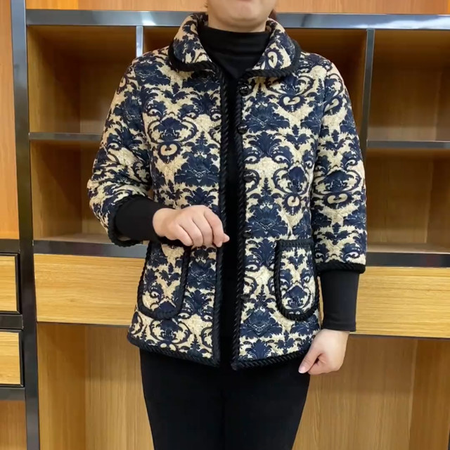 Middle-aged and elderly women in autumn and winter, middle-sleeved cotton vest plus velvet thickened seven-quarter sleeve cotton coat mother cotton clothes half-sleeved cotton jacket
