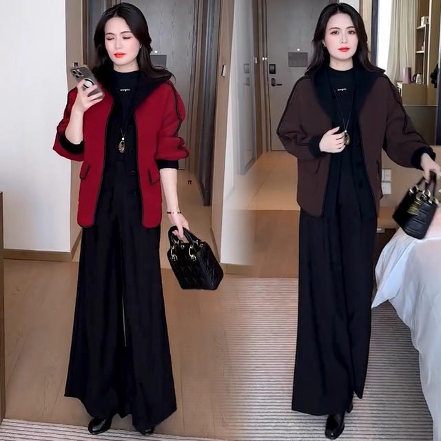 
Fashionable thickened hooded woolen coat for women 2025 winter new style mother's wear Korean style loose woolen coat