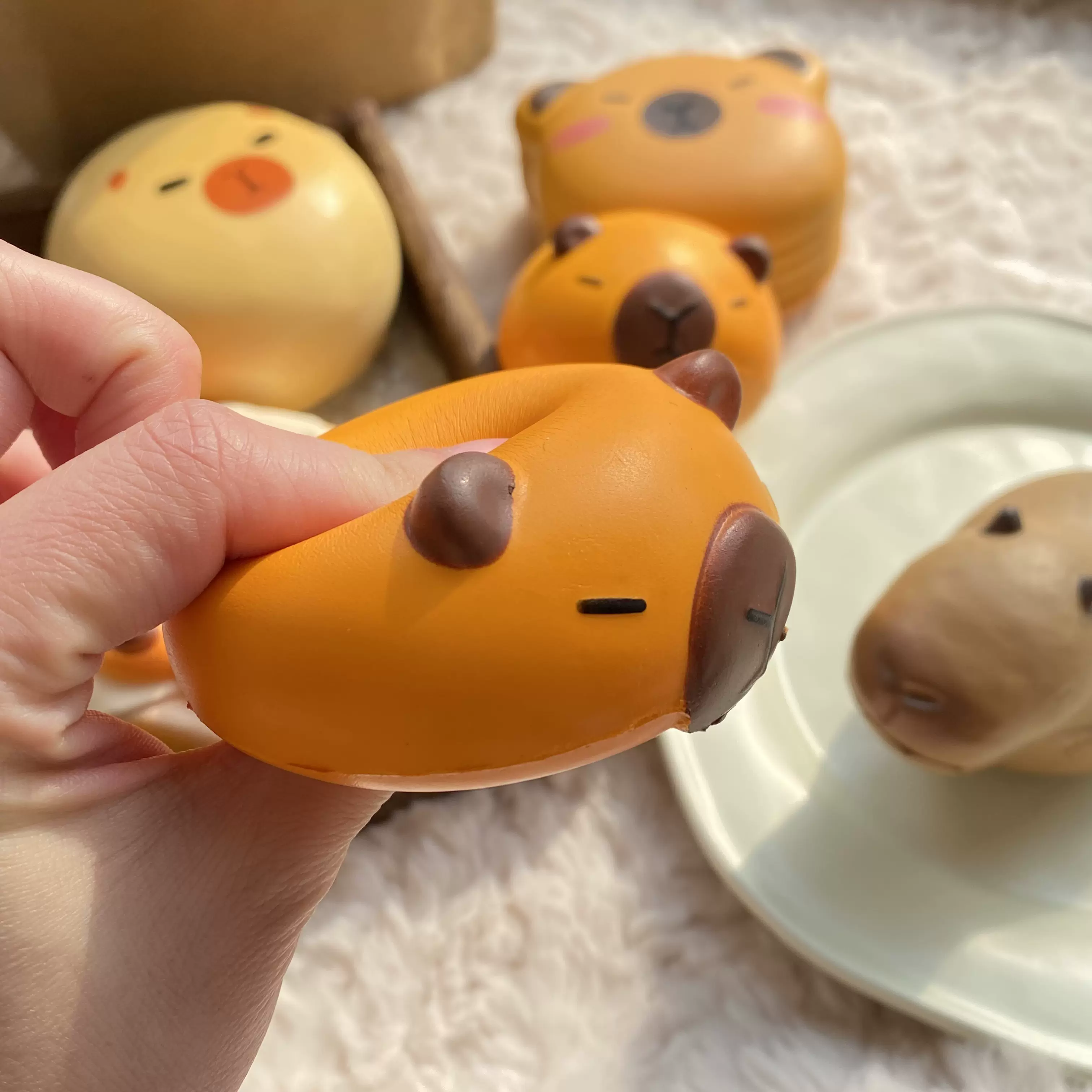 卡皮巴拉包子慢回弹捏捏乐解压发泄squishy超软慢吐司仿真面包