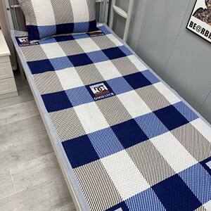 Four seasons student dormitory single -person bed lid single -piece non -slip thick sheet double -sided double -sided double -sided can be used with simple cotton sofa pads
