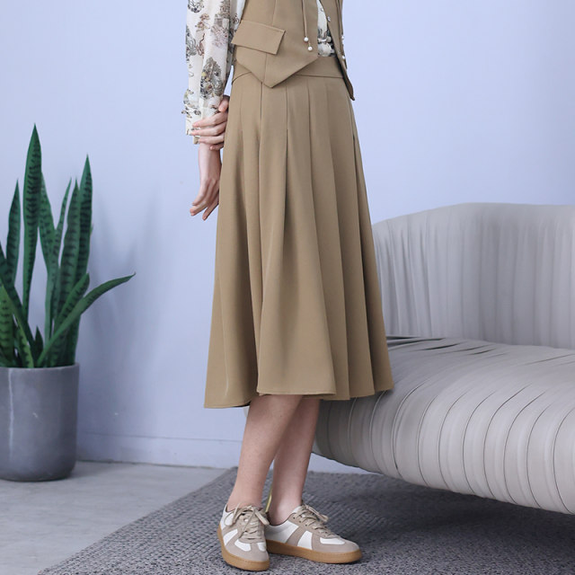 Five-chome new spring style fashionable simple slim commuting trendy short skirt solid color A-line large skirt