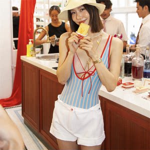 
Swimsuits for women with high-end pure sexy hot girls striped one-piece triangle bikini boxer trousers three-piece hot spring swimsuit