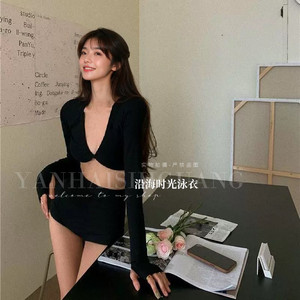 
Swimsuits for women split two-piece set long sleeves high waist bikini gathered to cover their belly and make them look slim. Spa vacation style internet celebrity swimsuit