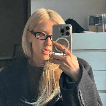 
Simple transparent magnetic wireless charging mobile phone case Korean