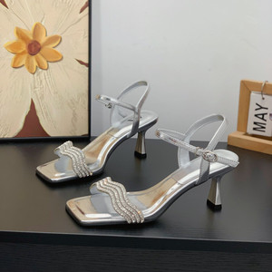
Fairy Feng Shui Diamond Hot Style Strap Sandals Women's 2026 Summer Super Hot Square Toe Thin Heel 6CM Open Toe Fashion Sandals