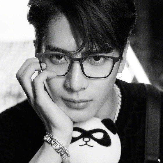 
New rubber titanium glasses frame for men with elegant temperament, handsome eye frames, can be equipped with anti-blue light glasses with prescription