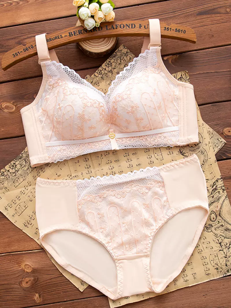 白色无磁内衣内裤套装女夏季薄款无钢圈聚拢文胸小胸性感蕾丝胸罩