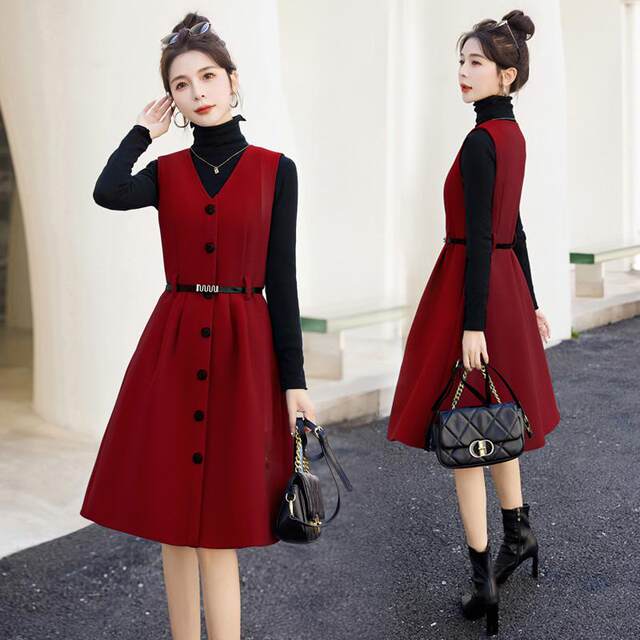 Smaller popular red V-neck skirt 2025 spring and autumn new slim woolen vest skirt sleeveless dress