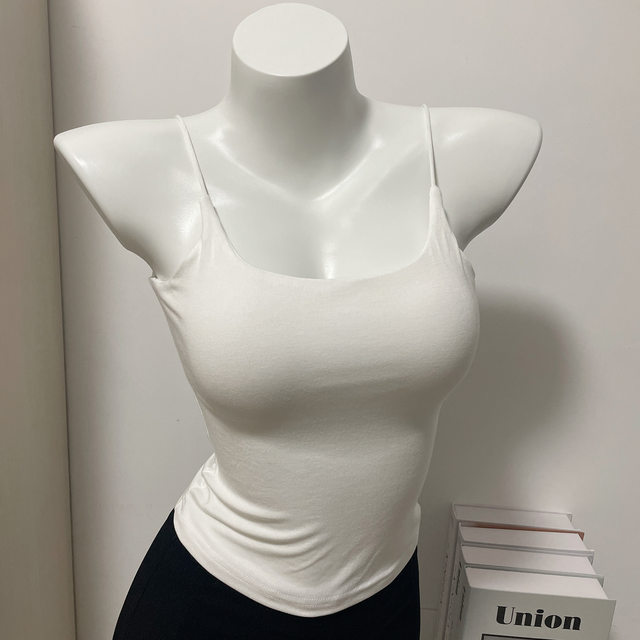 2021 new pure desire wind white suspender vest female Xiawai waiwai hot girl tube top chest pad sports short top