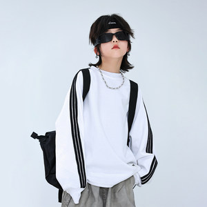 Boys' white long-sleeved T-shirt spring and autumn 2026 new children's spring sweatshirts for older children's spring bottoming shirts trend