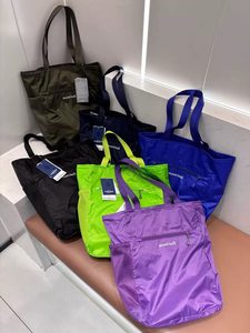 
Japanese outdoor trendy brand dry and wet separation waterproof and windproof mountaineering bag simple lightweight hiking bag shoulder bag