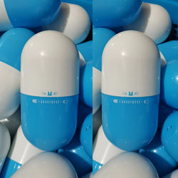 9*18cm Giant Capsule Props in Stock, Hollow Pill-Shaped Plastic Shell Giant Capsule Props
