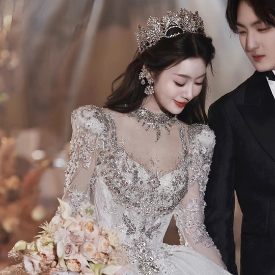 Toliq metrajli Ukraina erotik filmlarini onlayn tomosha qiling Bokira qizni kaltaklash