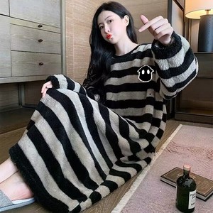 
Striped coral velvet nightgown for women in winter plus velvet thickened pregnant women loose long plush size pajamas for outdoor wear