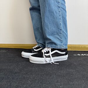 
VANS Old Skool classic black and white low-top lace-up casual shoes for men and women VN000CQDBA2