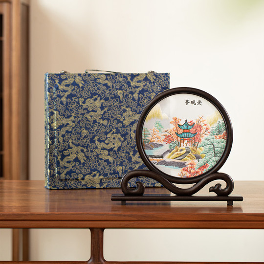 中国伝統工芸品、両面刺繍の山水画です。 中国伝統工芸品、両面刺繍の山水画です。 【公式通販】