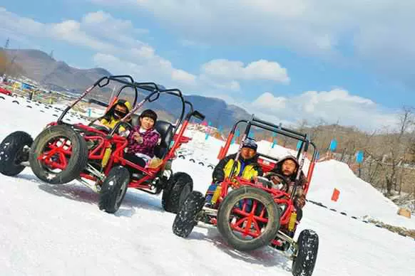 东风湖冰雪大世界图片