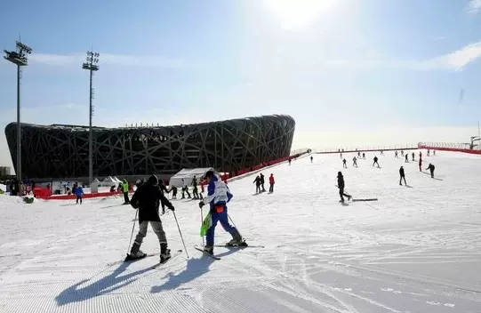 鸟巢欢乐冰雪嘉年华图片