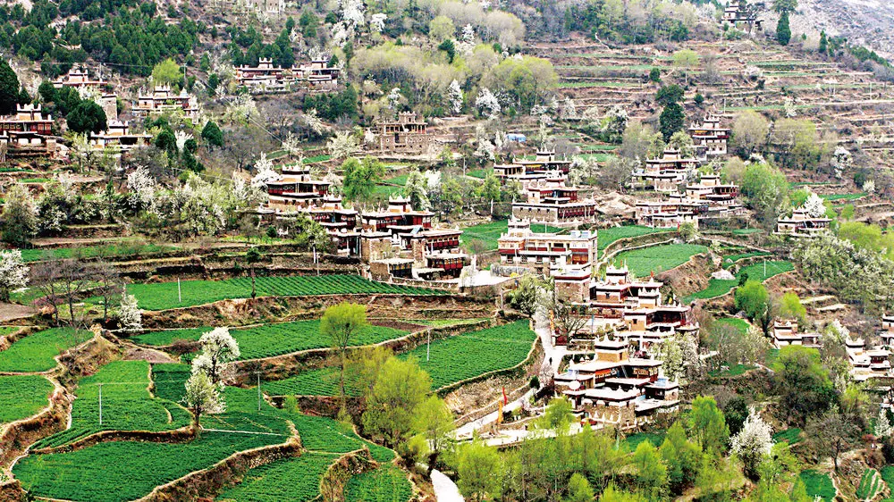 雅江县木雅藏寨旅游景区图片