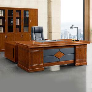 
Guangdong office furniture solid wood veneer executive desk executive desk boss desk manager desk office desk and chairs