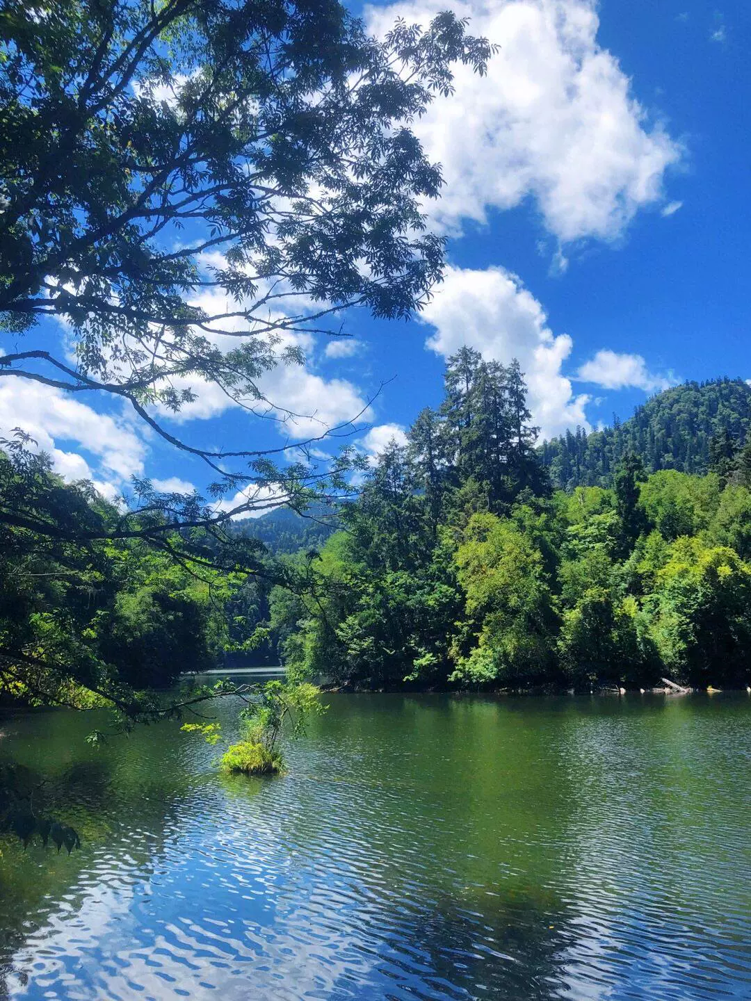 九寨沟甲勿海