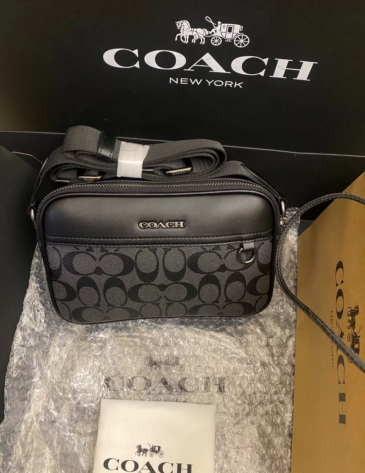 闲置全新未使用coach蔻驰男相机包新款单肩斜挎方块男包-Taobao Singapore