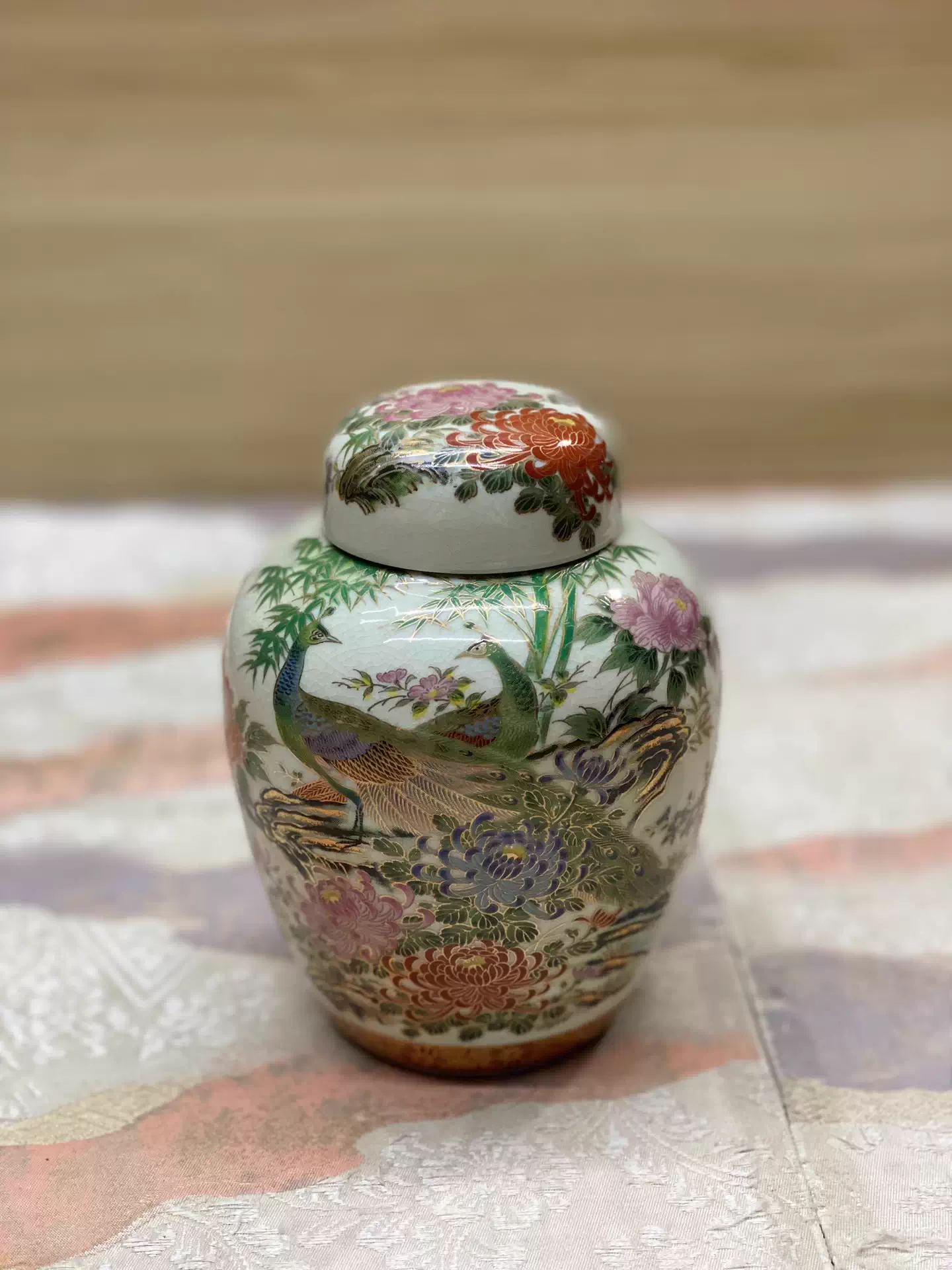 九谷焼の大壺 希少】 九谷焼？ 大型壺 花瓶 ヴィンテージ 九谷 大壺