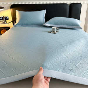 
New bed style Doudou ice cold ice mattress a machine wash hat three-piece set summer padded mother and baby mat feel silk