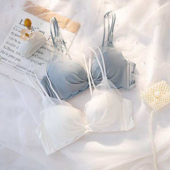 Latex underwear female thin breasts showing small aggregation and incomplete steel ringless girl no trace pure desire beautiful back text bra