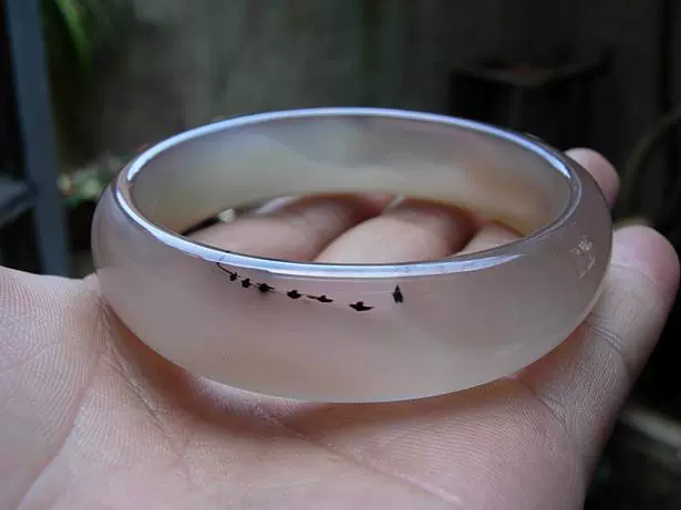 正品纯天然巴西玛瑙玉髓手镯58mm天然茶色带水草通透荧光无高温 正品纯天然巴西玛瑙玉髓手镯58mm天然茶色带水草通透荧光无高温