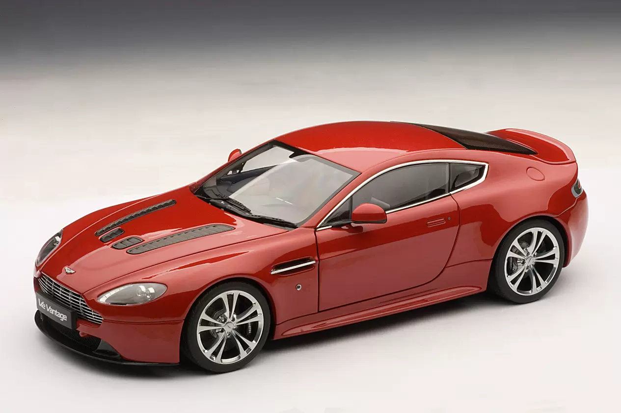 AUTOart Aston Martin V12 Vantage2010-