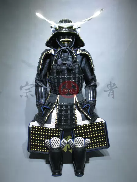 日本武士盔甲-伊达政宗三日月前立二枚胴具足-真人可穿-宗匠甲胄-Taobao