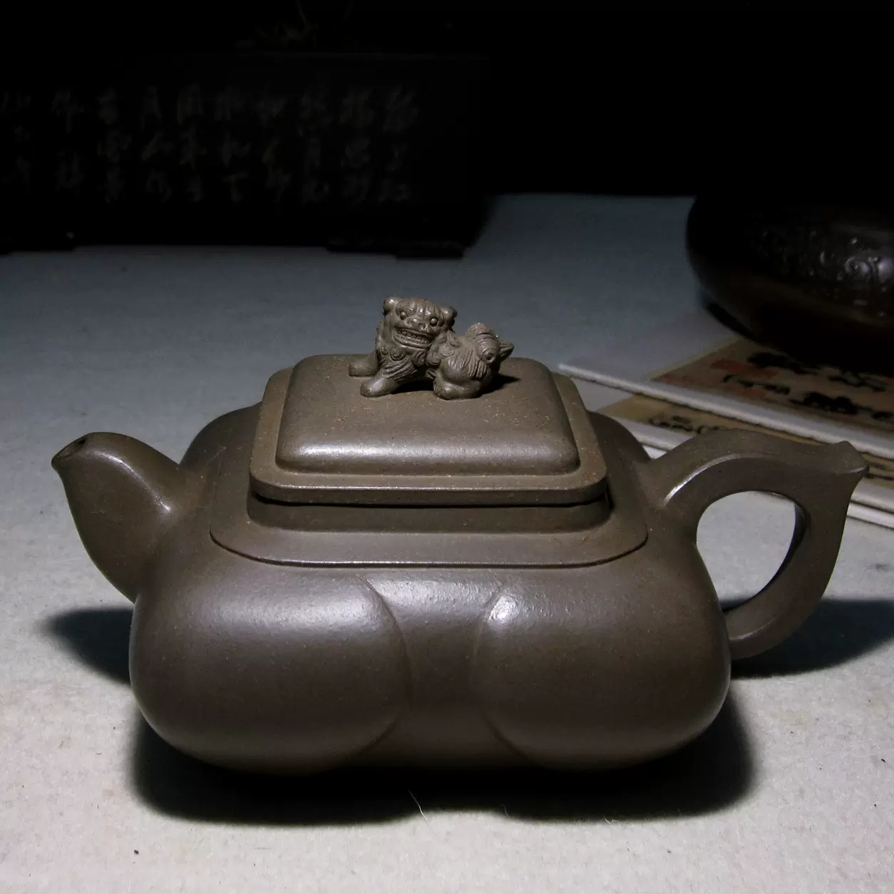 中国美術・三本足太極壺・宜興原鉱紫砂・茶壺・茶道具・置物 中国美術・三本足太極壺・宜興原鉱紫砂・茶壺・茶道具・置物
