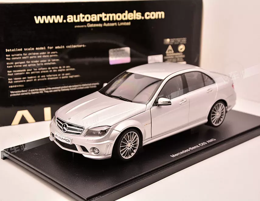 AUTOart Mercedes-Benz C63 AMG 1:18 ホワイト AUTOart Mercedes-Benz C63 AMG 1:18 ホワイト