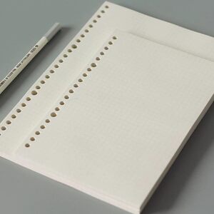 The inner pages of the book have blank horizontal lines, 20 holes, 26 holes, 30 holes loose-leaf paper, a5/b5/a4 square loose-leaf book refills