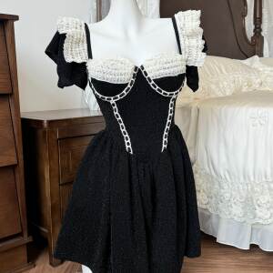 
French black skirt looks slim and waist-hugging one-piece swimsuit lace splicing design sense hot spring beach vacation swimsuit 5141