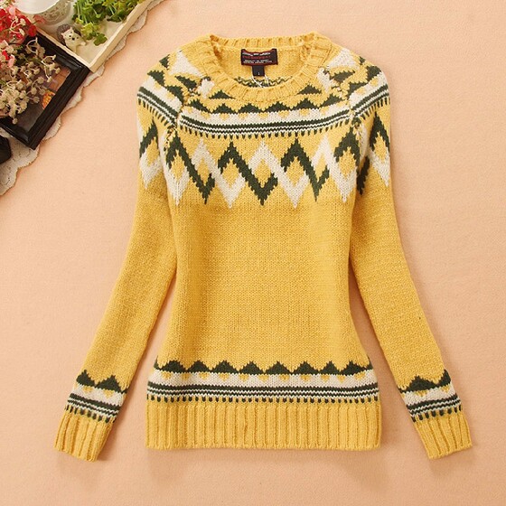 2023 autumn and winter thick woolen sweater women's round neck split -skilled bottom knit sweater long -sleeved college age reduction sweetness
