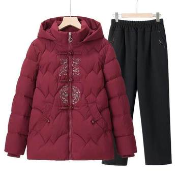 
Winter coat mom thickened hooded embroidery fashion