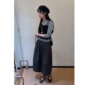 
A complete set of early autumn outfits with a high-end feel that is both age-reducing and stylish. Two-piece long-sleeved tops and versatile skirt suits.