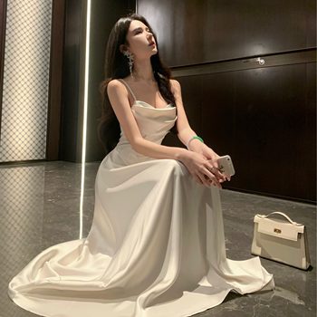 ເຄື່ອງແຕ່ງກາຍທີ່ລະລາຍສີຂາວ Suspender ສໍາລັບແມ່ຍິງ 2025 ຊຸດໃຫມ່ທີ່ມີຄວາມຫລູຫລາທີ່ມີຄວາມຫລູຫລາທີ່ມີຄວາມຫລູຫລາ