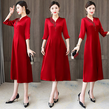 
Red acetate modified cheongsam dress mother's wear 2025 spring and autumn new style atmospheric wedding banquet evening dress foreign style