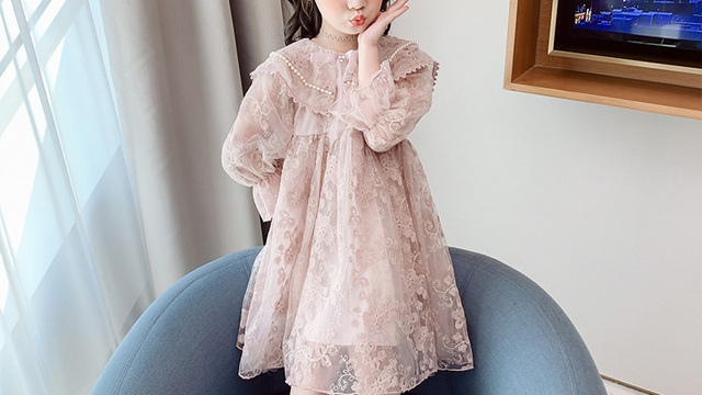 Korea 秋冬女童蕾丝娃娃领连衣裙