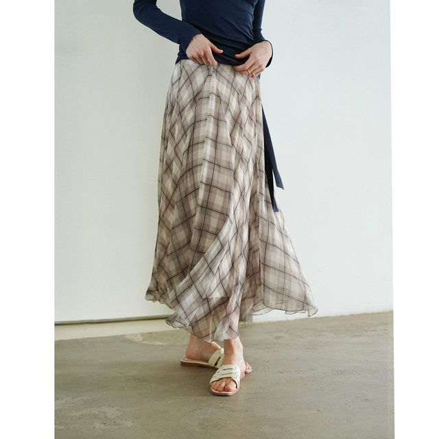 Gentle and light draped slim plaid skirt for women's summer thin casual and versatile asymmetrical large skirt long skirt
