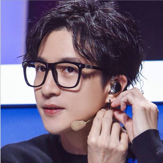 Xue Zhiqian's same retro glasses radiation-proof glasses for men and women can be matched with myopia glasses frame flat light glasses Korean version