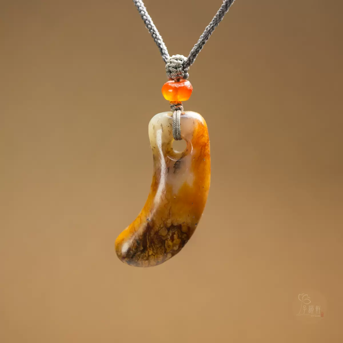 中国古玉 玉石 高古玉 ペンダント加工可能 吊り飾り 骨董品 高古玉史前文化和田玉蝉型玉沁皮独籽料老