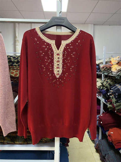 Autumn clothing for middle-aged and elderly mothers to celebrate their mother-in-law's woolen sweater, long-sleeved knitted bottoming shirt, wedding banquet, 50-year-old foreign-style outer wear for women